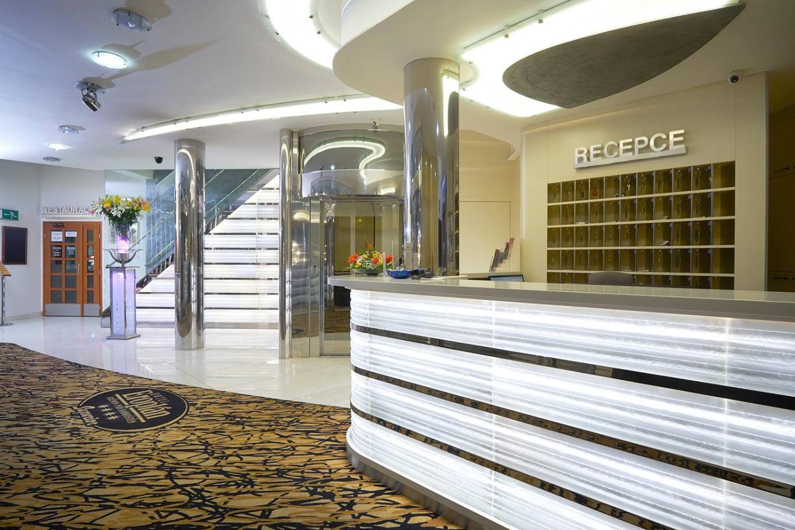 Hotel Eroplan Roznov pod Radhostem Exterior photo